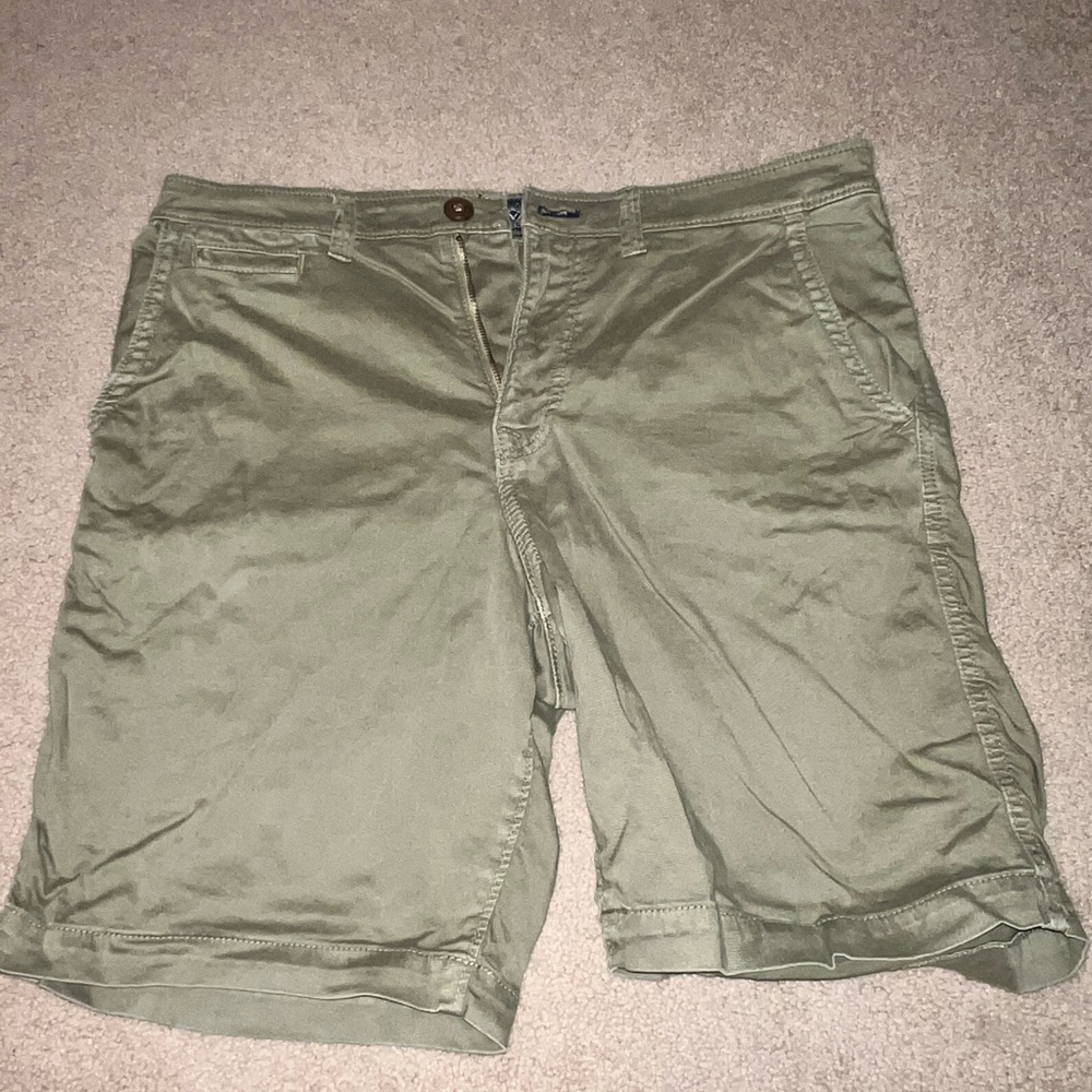 Men’s American Eagle shorts